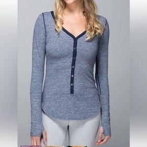 Lululemon Awesoma Henley Blue Button Lounge 8 Long Sleeve V Neck Medium